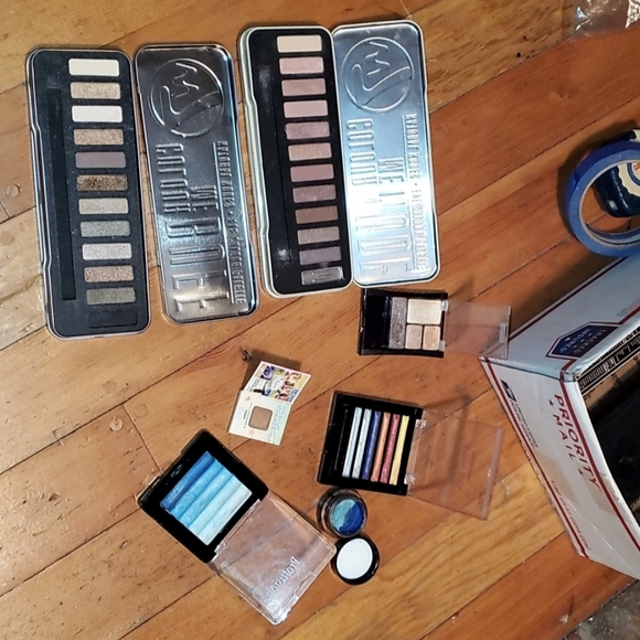 Eyeshadow Bundle - Picture 3 of 5